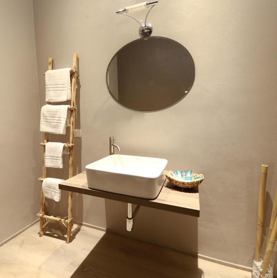 Acquachiara Iseo Deluxe Bed & Breakfast Iseo Center With Garden And Parking Inside Foresteria 외부 사진